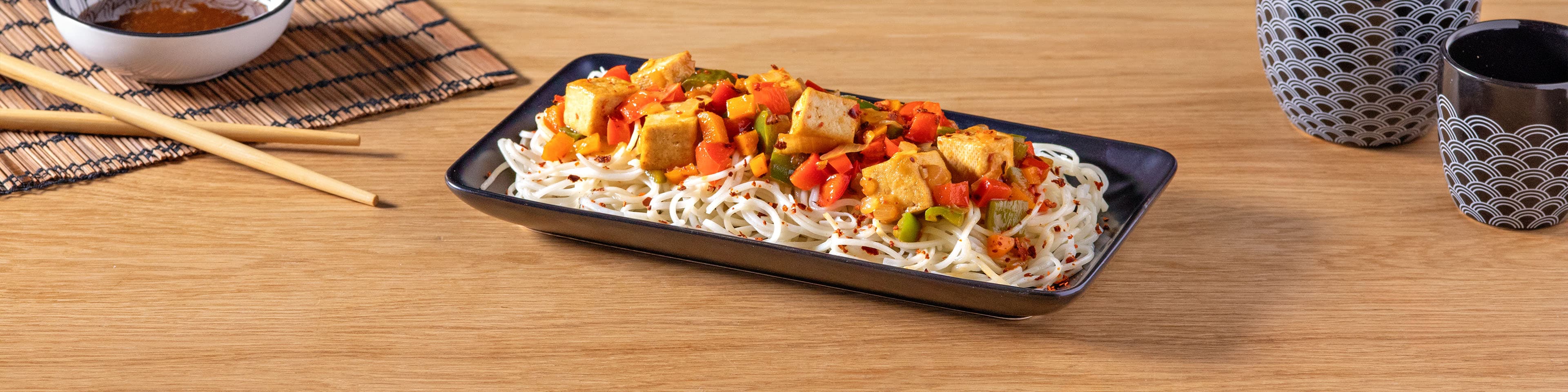 Fideos chow mein con tofu
