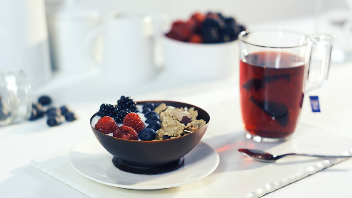 Bowl de chocolate e infusión de guinda