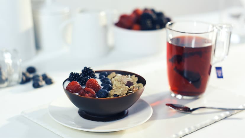 Bowl de chocolate e infusión de guinda