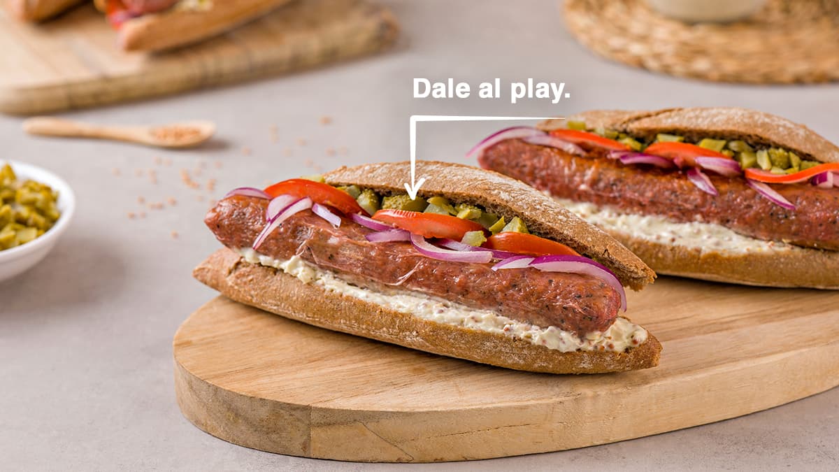 Bratwurst vegano con salsa de mostaza