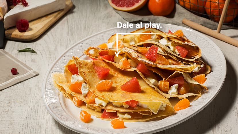 Crêpes tres quesos con mandarina y pomelo