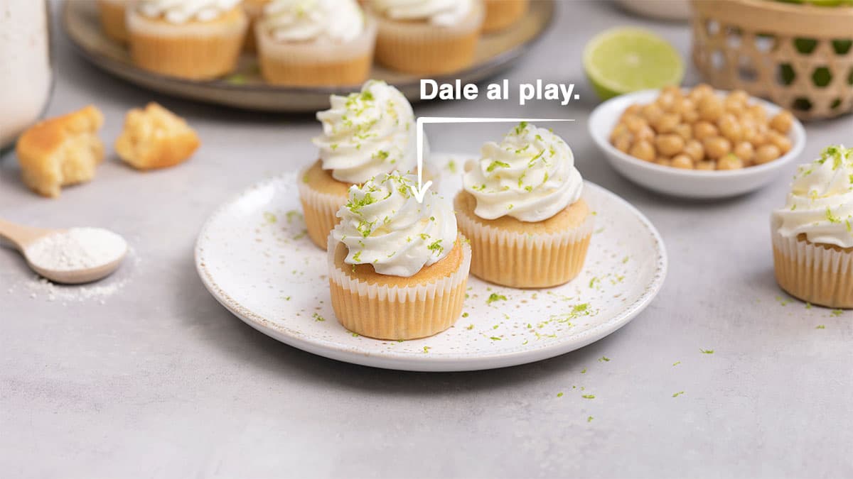 Cupcakes de lima con merengue vegano