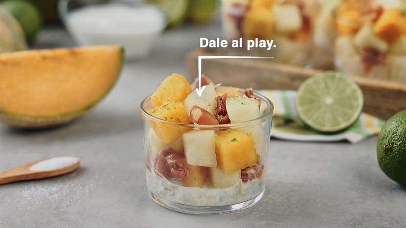 Melón con jamón y salsa de yogur