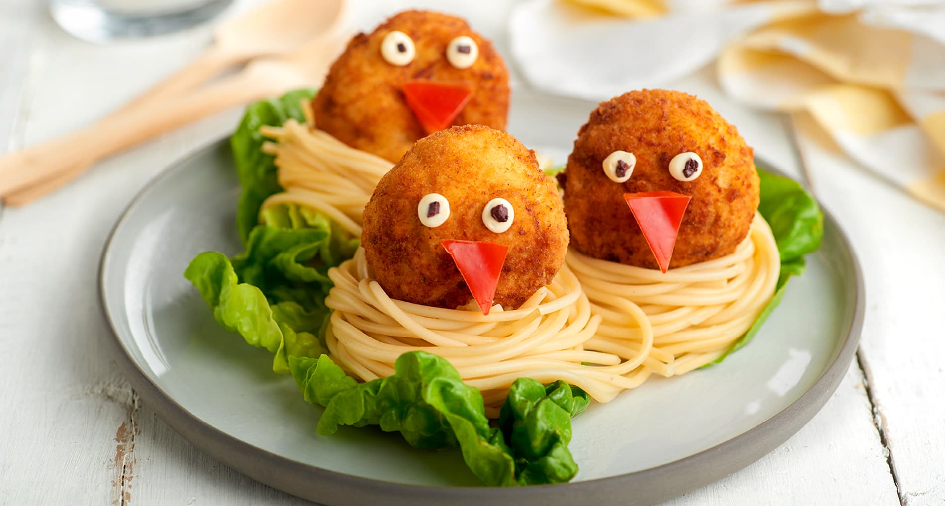Nido de albóndigas de pollo con manzana