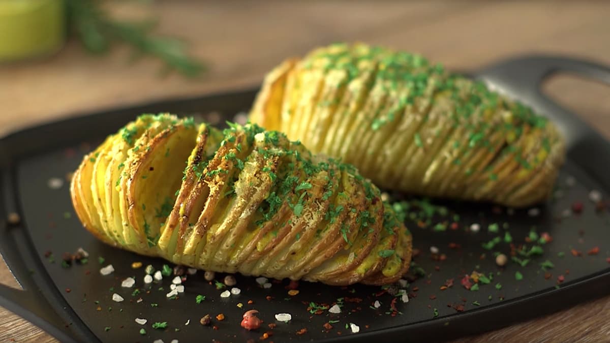 Patatas hasselback con alioli