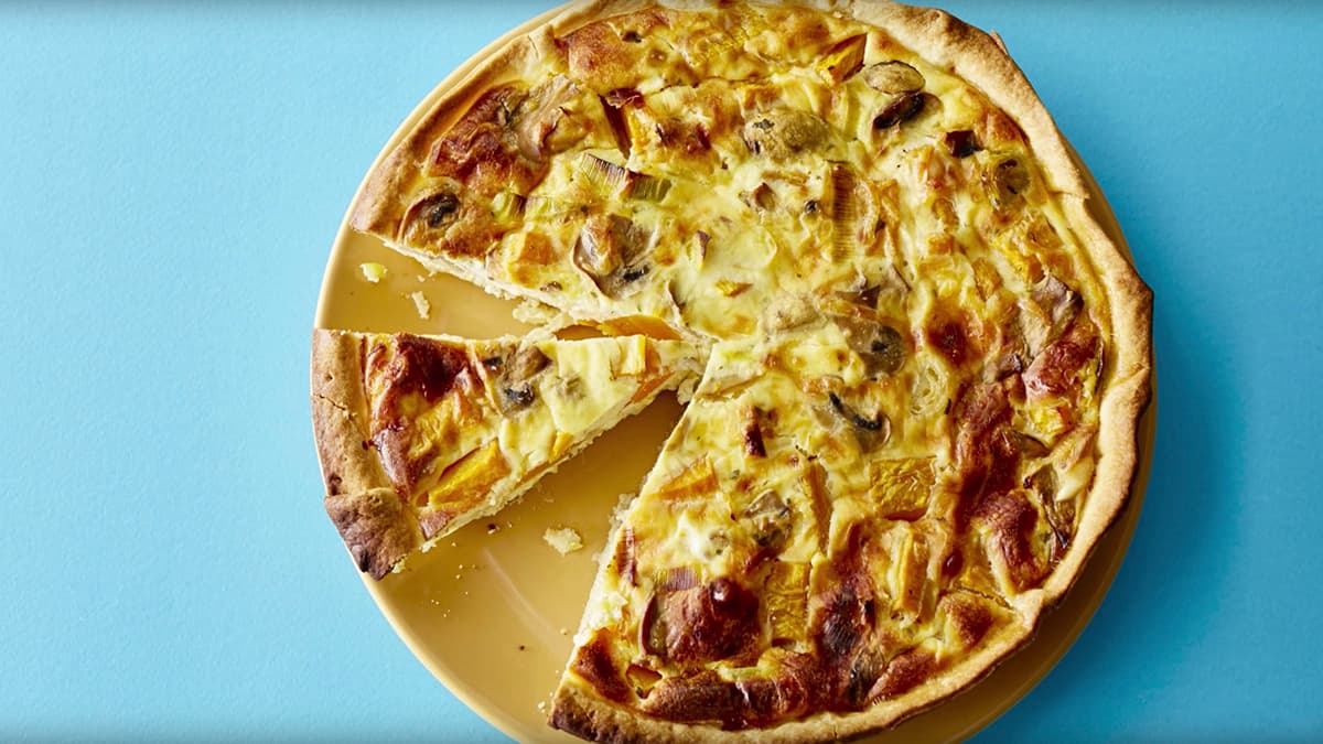 Quiche de verduras con salsa de naranja