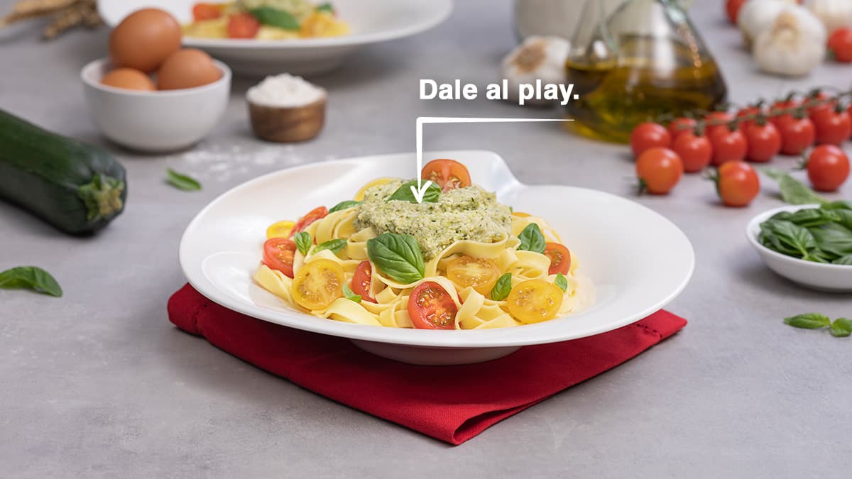 Tagliatelle con pesto de calabacín