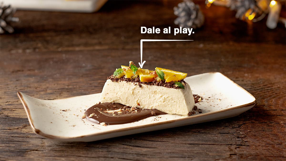 Tarta de turrón con cobertura cítrica