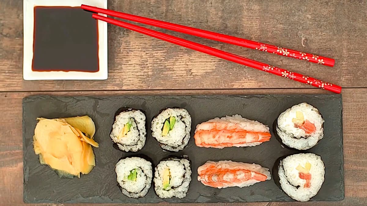 Variado de sushi