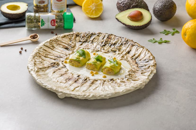Canelones de aguacate con tartar de lubina