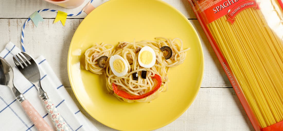 Espaguetis con verduras y carne