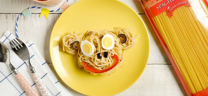 Espaguetis con verduras y carne