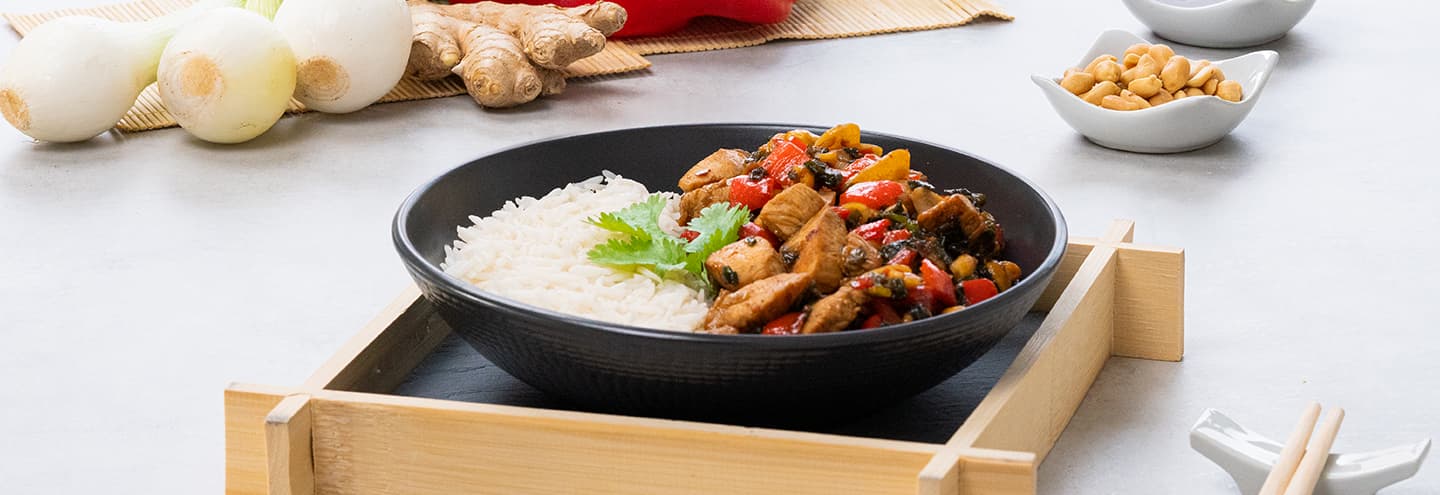 Pollo Kung Pao con verduras y arroz