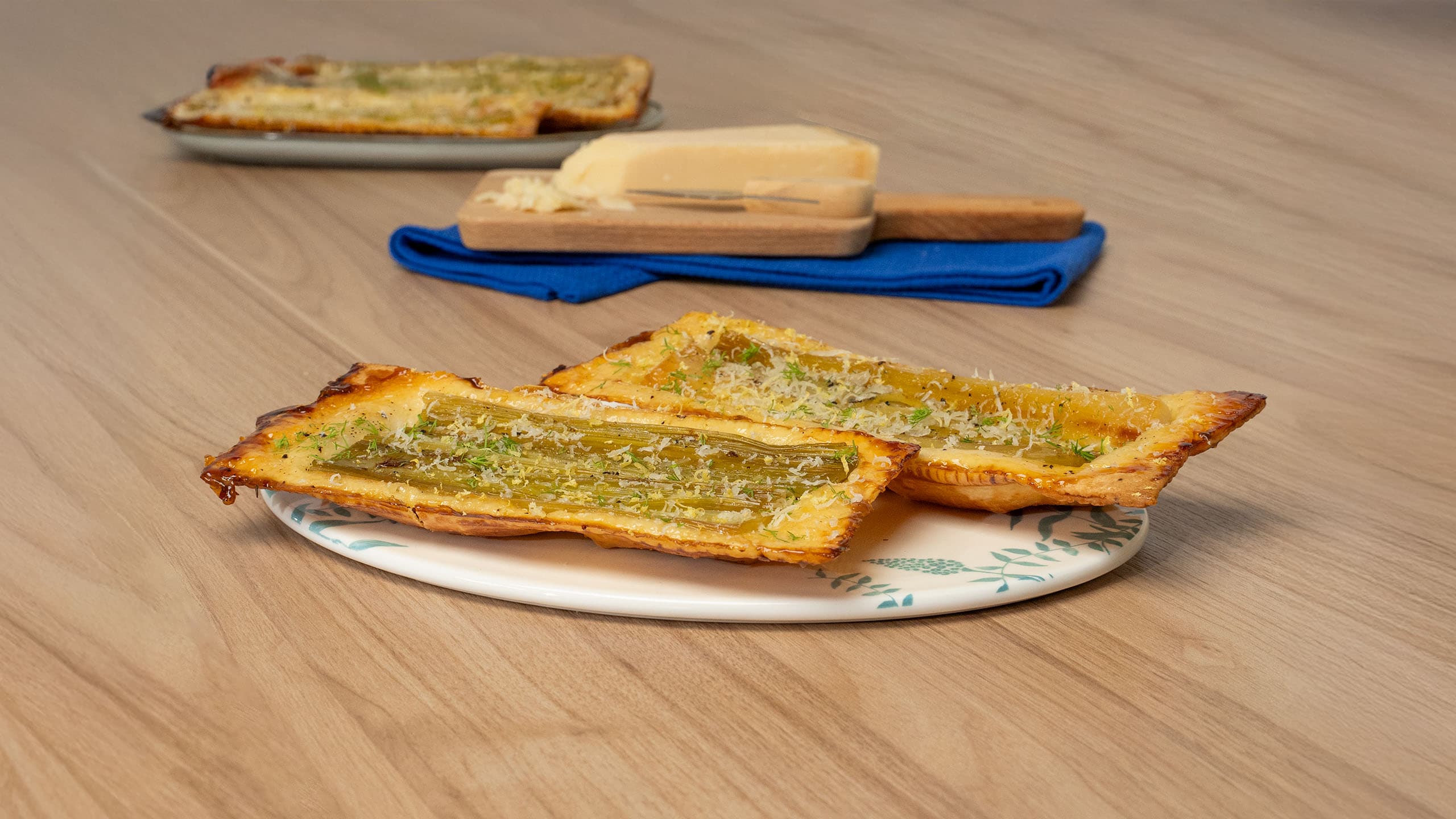 Tatín de puerro y queso brie