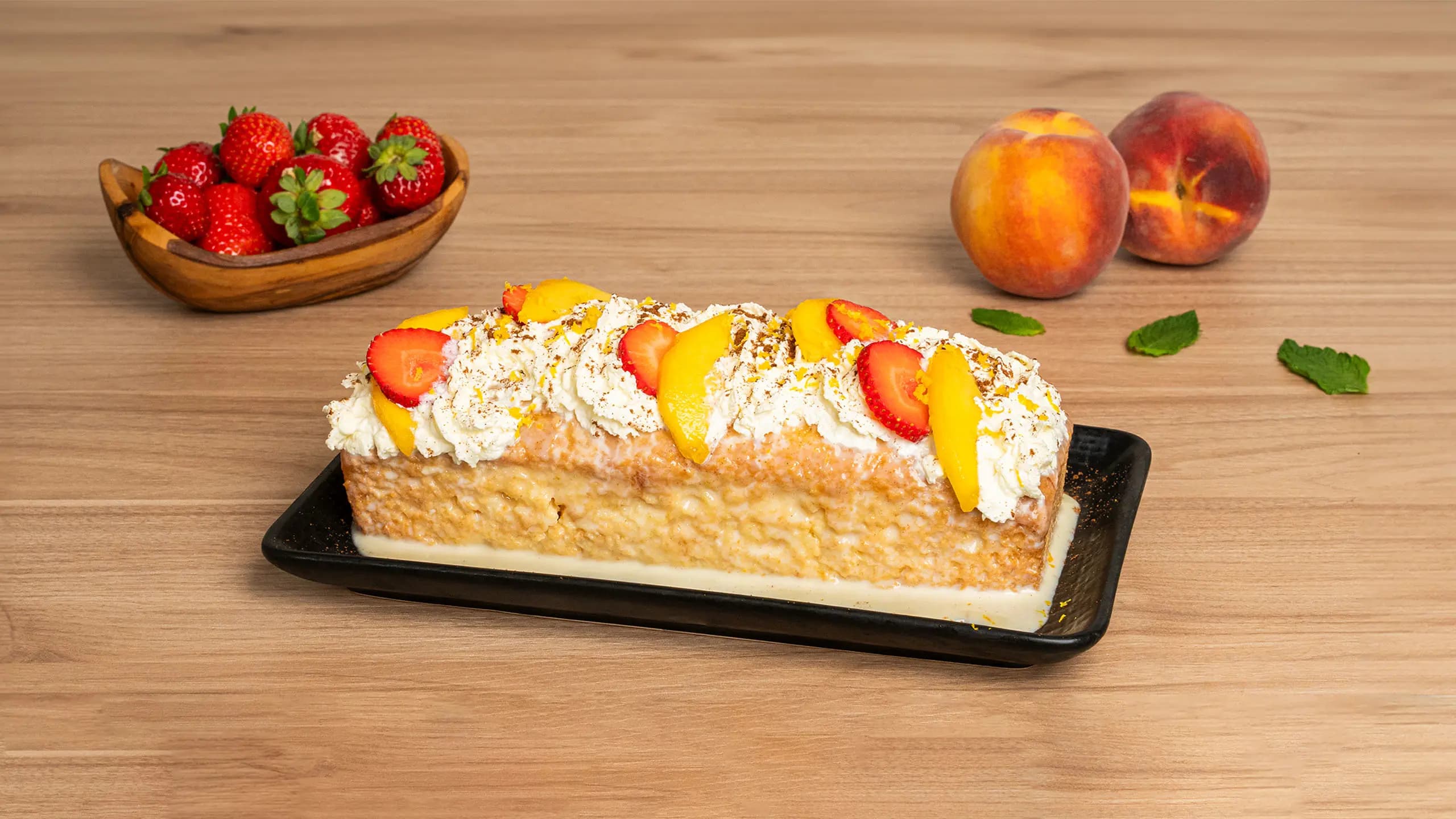 Tarta tres leches con queque de limón