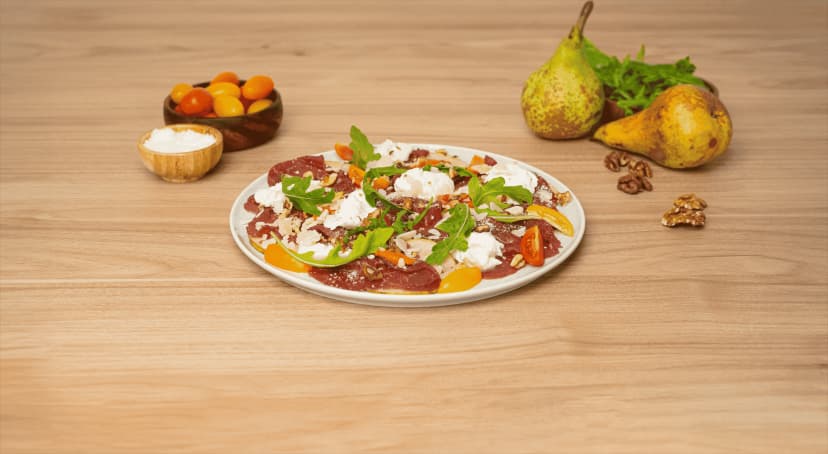 Carpaccio de vacuno y pera