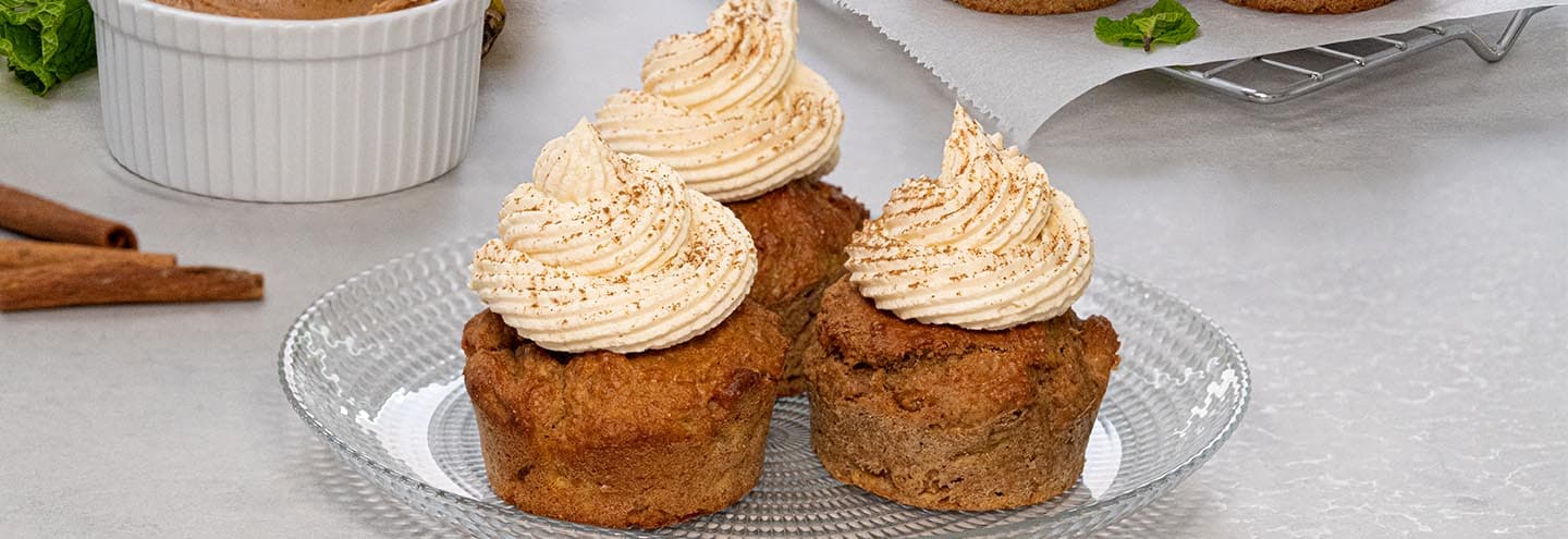 Magdalenas de plátano y crema de cacahuete