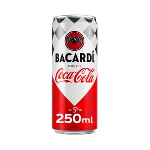 COCA COLA Combinado de ron blanco Bacardi con refresco de cola lata 250 ml.