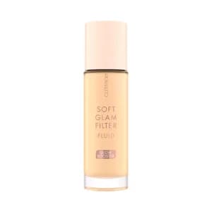 CATRICE Soft glam tono 010 Fair light Filtro fluido con color para un cutis cuidado y aterciopleado.