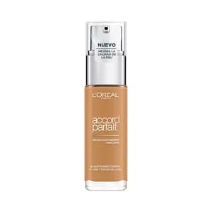 L'ORÉAL PARIS Accord Perfect Tono 6.5 Caramel Base maquillaje con textura fundente y sin efecto máscara.