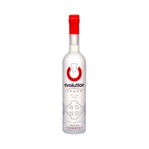 EVOLUTION Vodka blanco destilado y embotellado en Polonia botella 70 cl.
