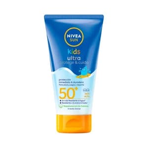 NIVEA Kids ultra protege & cuida Crema solar protectora especial niños con FPS 50+ 150 ml.